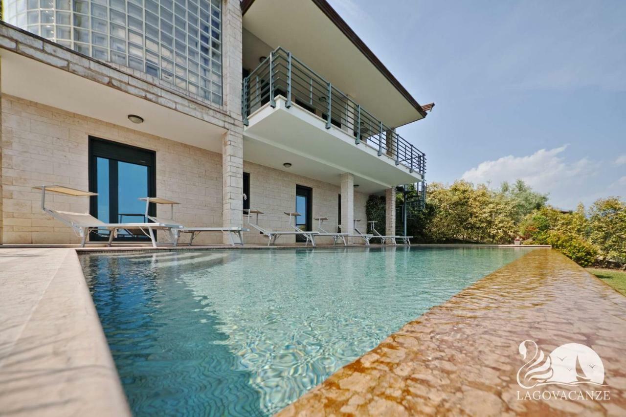 Villa Livia Luxury Roe ภายนอก รูปภาพ