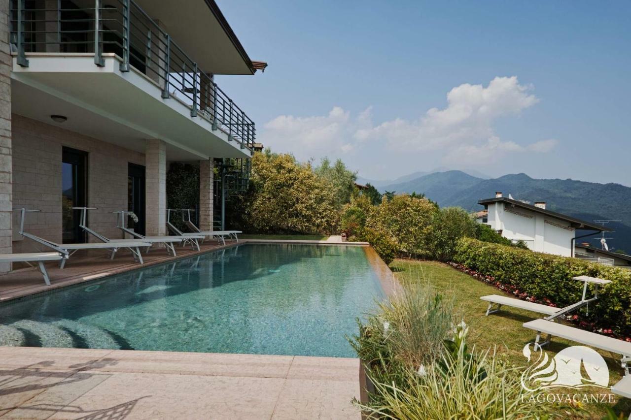 Villa Livia Luxury Roe ภายนอก รูปภาพ
